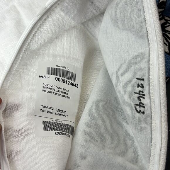 William Sonoma Tropical Print Embroidery Novel - Picture 4 of 7